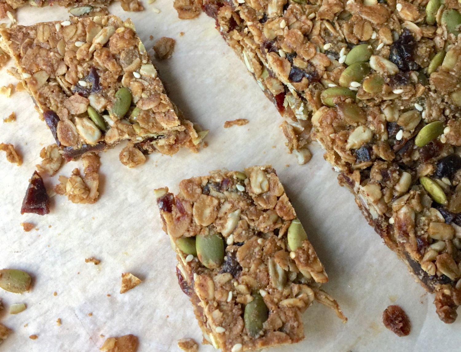 how-to-make-healthy-granola-bars-at-home-emily-roach-health-coach